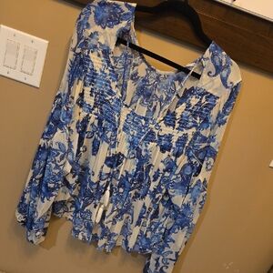 Free People Blue and Cream Floral Peasant Tunic